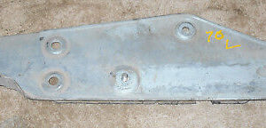 1970 Mustang Mach 1 Boss Grande Cougar Xr7 LH BOLT-IN DOOR WINDOW GLASS BRACKET