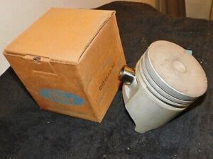 1958 1959 1960 1961 1962 1963 Ford Truck NOS 332 PISTON & PIN .003 o/s
