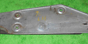 1970 Mustang Mach 1 Boss Grande Cougar Xr7 LH BOLT-IN DOOR WINDOW GLASS BRACKET