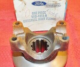 1956-1960 Ford F250 P350 Truck NOS REAR AXLE YOKE UNIVERSAL JOINT FLANGE