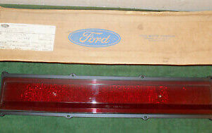 1970 Marquis Brougham Hardtop Convertible NOS REAR CENTER TAIL LIGHT LAMP LENS