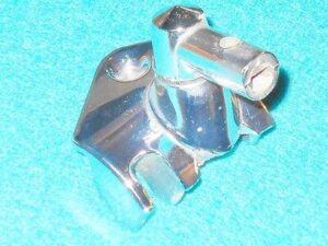 1964 1965 1966 Thunderbird Hardtop Landau ORIG LH SUN VISOR MOUNT PIVOT BRACKET
