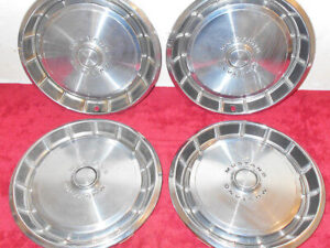 1971 1972 1973 Mustang Fastback Coupe Convertible ORIG WHEEL COVERS HUB CAPS SET