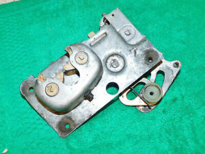 64 1965 1966 Mustang Fastback Cpe Convertible GT Shelby ORIG LH DOOR LOCK LATCH