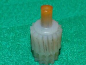 1964-1970 Ford Mustang Shelby Cougar NOS 4 SPEED SPEEDOMETER CABLE DRIVEN GEAR