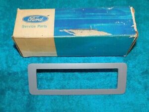 1971-1980 Ford Pinto Bobcat NOS LH FENDER RH REAR QUARTER SIDE MARKER LAMP BEZEL