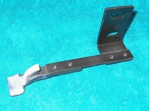 1965 1966 1967 1968 Mustang GT A ORIG MANUAL CONVERTIBLE TOP LH HOLD DOWN CLAMP