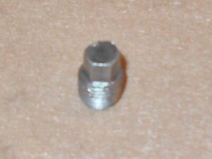 1965 1966 1967 1968 1969 1970 Ford Mustang ORIG 200 INTAKE VACUUM PLUG FITTING