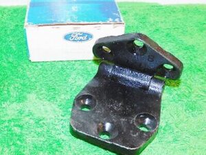 1972 1973 1974 1975 1976 Ford Courier Mazda B1600 B1800 Pickup NOS DOOR HINGE