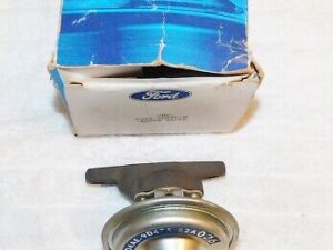 1973 1974 Ford F100 Truck NOS 390 EGR RECIRCULATION VALVE 1974 E100 E200 302 C4