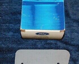 1968 1969 Ford F100 F250 F350 Styleside Bronco NOS RH REAR QUARTER REFLECTOR PAD