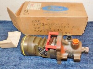 1973-1979 Ford F100 F150 F250 F350 NOS POWER STEERING GEAR INPUT SHAFT & CONTROL