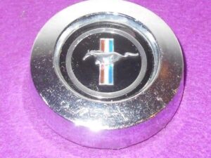 1970 1971 1972 1973 Mustang Mach 1 Boss Grande ORIG SPORT WHEEL COVER CAP EMBLEM