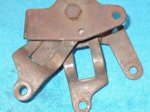 1969 1970 1971 1972 1973 Mustang Cougar ORIG 3 SPEED SHIFTER LINKAGE CONTROL BOX