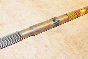 1964.5 1965 1966 1967 1968 1969 Mustang Shelby Cougar ORIG C4 TRANS OUTPUT SHAFT