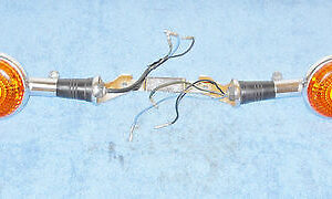 1985 1986 Yamaha Virago XV Maxim XJ ORIGINAL FRONT BLINKER TURN SIGNALS ASSEMBLY