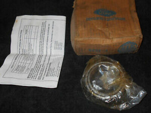 1994 1995 1996 1997 Ford F250 F350 super Duty NOS REAR AXLE INNER WHEEL BEARING
