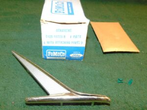 1961 Ford Falcon Deluxe Futura NOS GOLD BIRD RH FENDER EMBLEM ORNAMENT