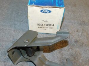 1973-1976 Thunderbird 1977-79 Lincoln Mark V NOS HOOD LATCH AUXILIARY CATCH HOOK