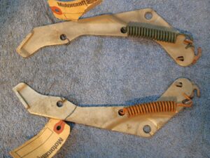 68-77 Ford B F C L 500 550 600 700 800 NOS L+R FRONT BRAKE SHOE ADJUSTING LEVERS