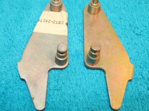 68-77 Ford B F C L T 600 700 850 950 NOS L+R FRONT BRAKE SHOE ADJUSTING LEVERS