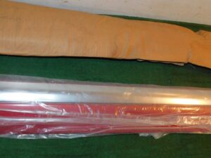 1999-2003 Ford Windstar LX SE NOS LH SLIDING DOOR OUTSIDE LOWER MOULDING  - RED