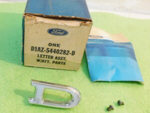 1969-1971 Ford Custom 500 Sedan NOS D TRUNK LID LUGGAGE COMPT DOOR EMBLEM LETTER
