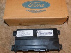 1999 2000 Ford Windstar NOS NEW OEM RADIO REMOTE CONTROL KEYLESS ENTRY RECEIVER