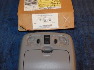 2001 2002 Ford Escape NEW OEM NOS OVER HEAD ROOF CONSOLE ASSEMBLY Grey