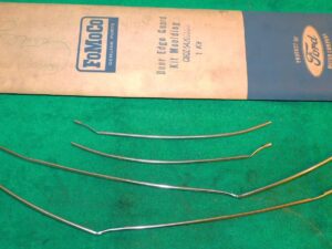 1968 1969 Fairlane 500 Torino 4Door Sedan Wagon NOS DOOR EDGE GUARD MOULDING KIT