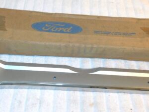 1971 1972 1973 Mercury Cougar Hdtp Convertible Xr7 NOS RH FRONT HOOD LIP MOLDING
