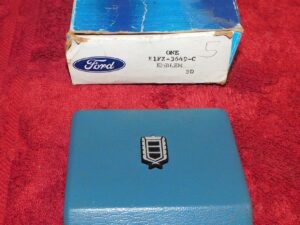 1981 1982 Ford Escort Mercury Lynx NOS BLUE STEERING WHEEL CENTER BUTTON EMBLEM