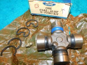 1967-1973 Ford Mustang Shelby Cougar NOS 200 289 302 351 DRIVESHAFT REAR U-JOINT