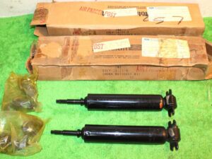 1980 1981 1982 1983 Lincoln Mark VI NOS LH+RH FRONT SHOCK ABSORBER KITS