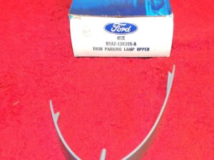 1975 1976 Ford Custom 500 LTD Brougham Landau NOS F PARKING LAMP DOOR UPPER TRIM