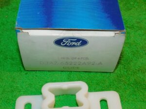 73-78 Custom Galaxie LTD Marquis 77-79 LTD II Mark V NOS FRONT DOOR WINDOW GUIDE