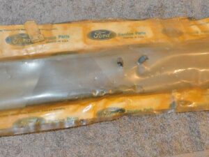 1972-1976 Ford Galaxie 500 LTD 2Door Hardtop NOS BACK WINDOW LH SIDE MOULDING