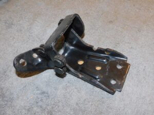 79-83 LTD Grand Marquis 80-83 Continental Town Car NOS LH FRONT DOOR LOWER HINGE