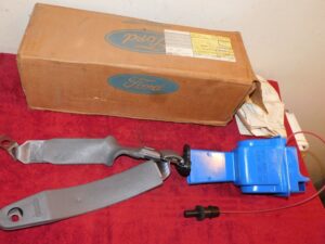 1980-87 Ford LTD Crown Vic Grand Marquis NOS GREY RH FRONT SEAT BELT + RETRACTOR