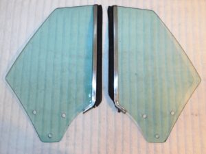 1971 1972 1973 Mustang Coupe Grande ORIG LH+RH SUN-X QUARTER WINDOWS w/ FRAMES