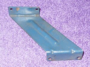 66 1967 1968 Ford Mustang Mercury Cougar 289 302 THERMACTOR VALVE COVER BRACKET