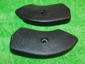 1965 1966 1967 Mustang GT Shelby Cougar Xr7 ORIG LH+RH BLACK SEAT HINGE COVERS