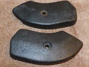 1965 1966 1967 Mustang GT Shelby Cougar Xr7 ORIG LH+RH BLACK SEAT HINGE COVERS