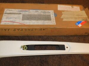 1977 1978 1979 Lincoln Versailles NOS LH WHITE CENTER BODY PILLAR UPPER MOULDING