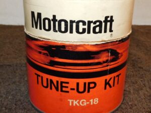 1972-1988 GM Chevrolet NOS MOTORCRAFT 305 350 400 454 V8 TUNE-UP KIT TKG-18