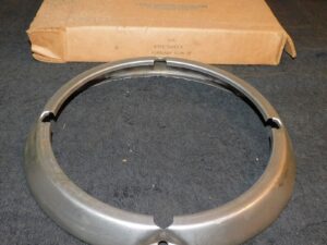 1971 1972 1973 1974 1975 1976 1977 Ford Bronco NOS FRONT HEAD LAMP DOOR Painted