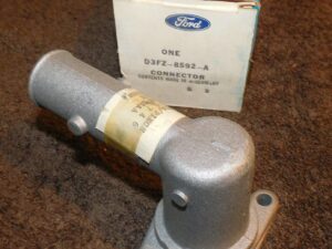 1973 1974 Ford Pinto Bobcat NOS 2.0L THERMOSTAT HOUSING WATER OUTLET CONNECTOR