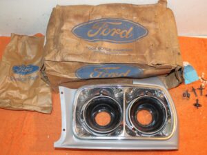1973 Gran Torino Sport Ranchero Gt NOS LH FRONT HEAD LAMP HOUSING DOOR RING KIT