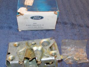 1978-1986 F100 F150 F250 F350 Bronco 1978-1983 Fairmont Zephyr NOS RH DOOR LATCH