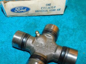 1964-1972 Ford F250 4WD 4x4 Truck NOS REAR DRIVESHAFT U-JOINT Front or Rear